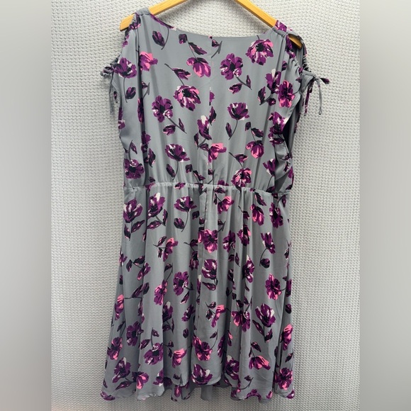 Torrid Floral Print Tie Sleeve Chiffon Skater Dress Plus Sz 2 Gray/Purple Mini - Picture 7 of 10